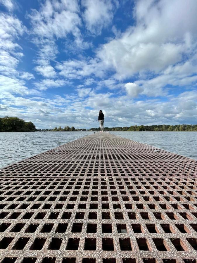 Botel Hausboot Leukermeer Well *