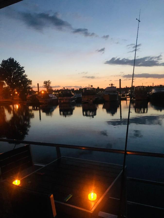 Hausboot Leukermeer Well * Well (Limburg)