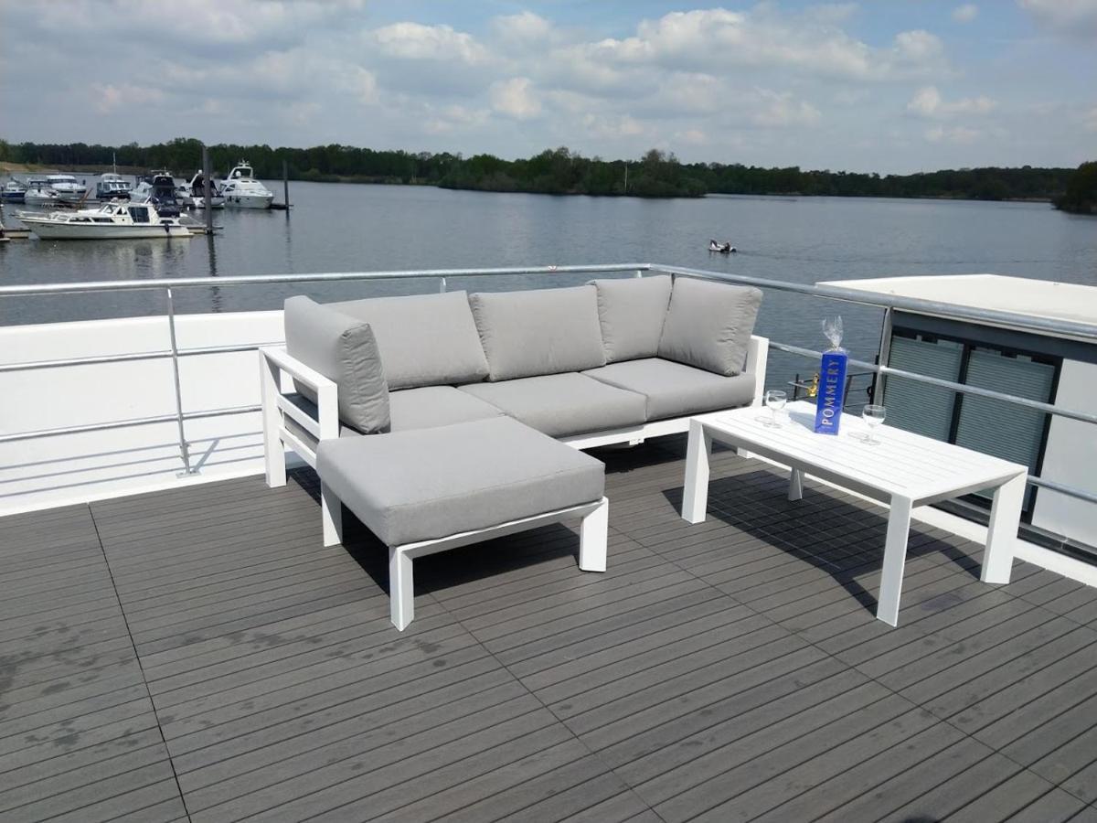 Botel Hausboot Leukermeer Well *